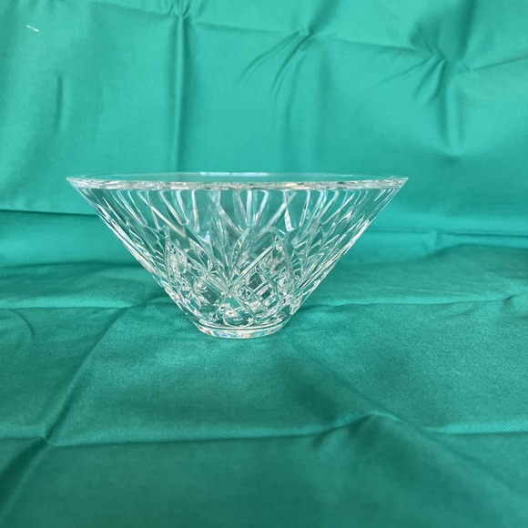 Waterford Other - Vintage WATERFORD Innisfree Pattern Cut Lead Crystal‎ 6" Diameter Tapered Bowl